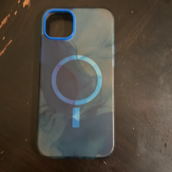 I phone 14 plus otterbox - Picture 2 of 5